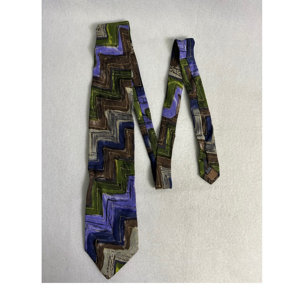 Artistic Geometric Moda Mens One Size Multi-Color Silk Zig-Zag Made in Italy Tie